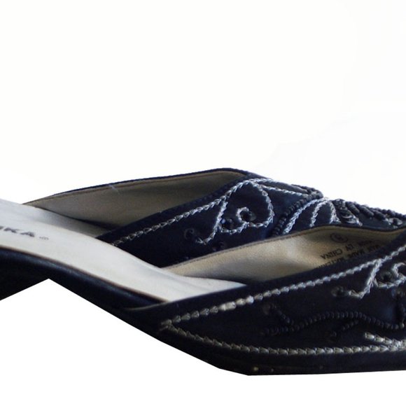 PAPRIKA  Black Silver Low Heel Beaded Embroidered  Slip on US Size 8 - Picture 6 of 6